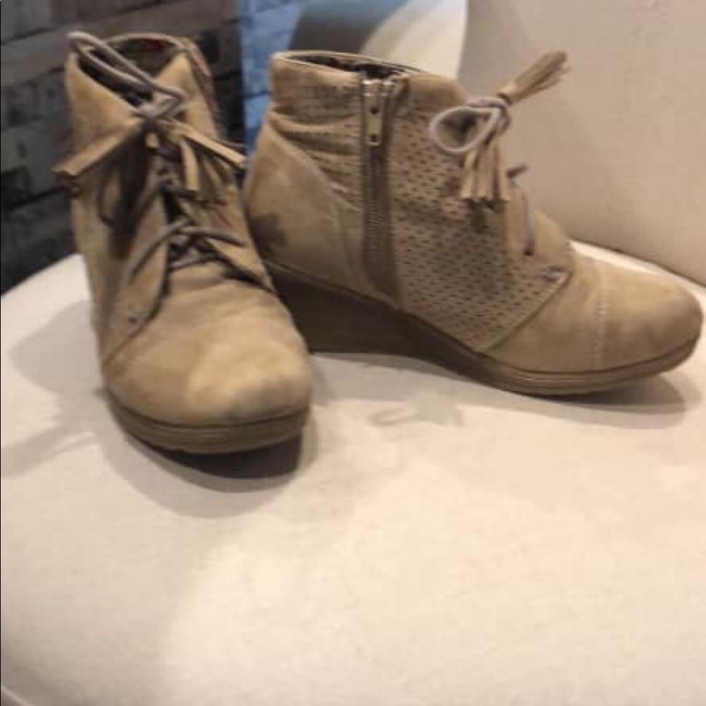 Girls boots
